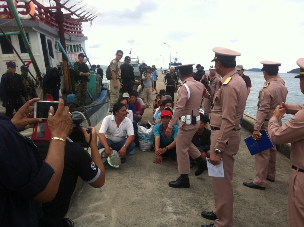 Arrest-vietnam-fishing-in-Thai-sea-1024x765